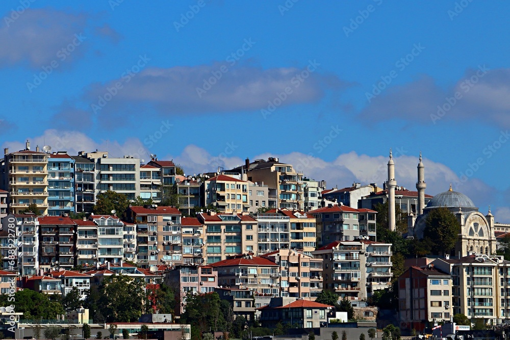 Obraz premium View of the city of Istanbul from a passenger sea ferry sailing along the Bosphorus 