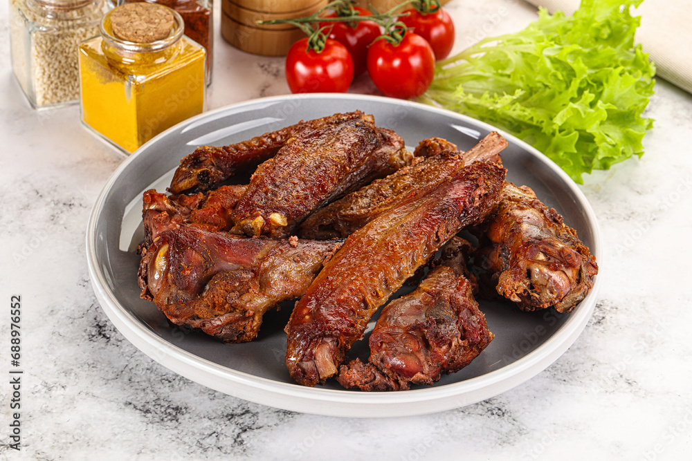 Roasted duck wings with sauce Roasted duck wings with sauce