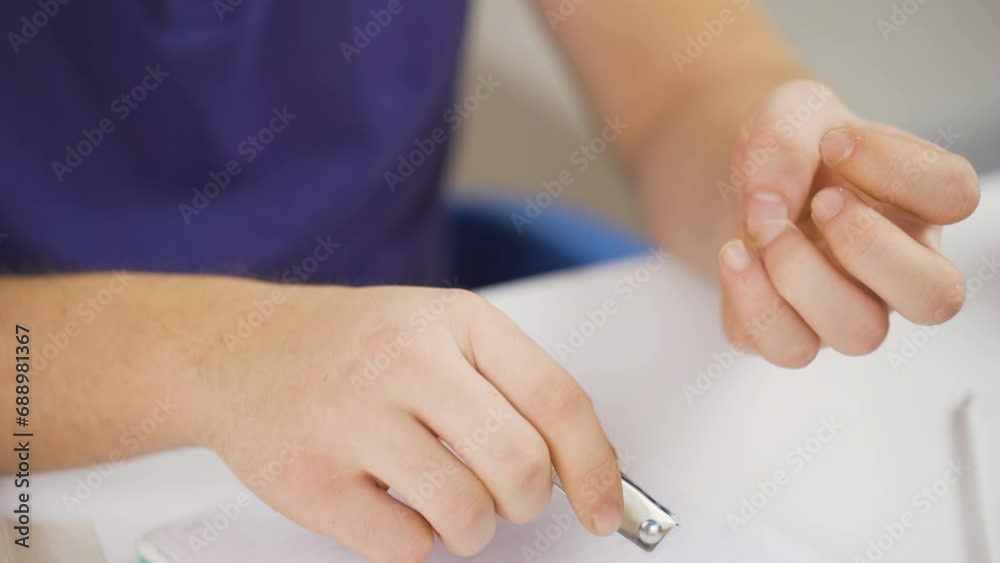 Hand cleaning, nail cutting. Hand cleaning, nail cutting.