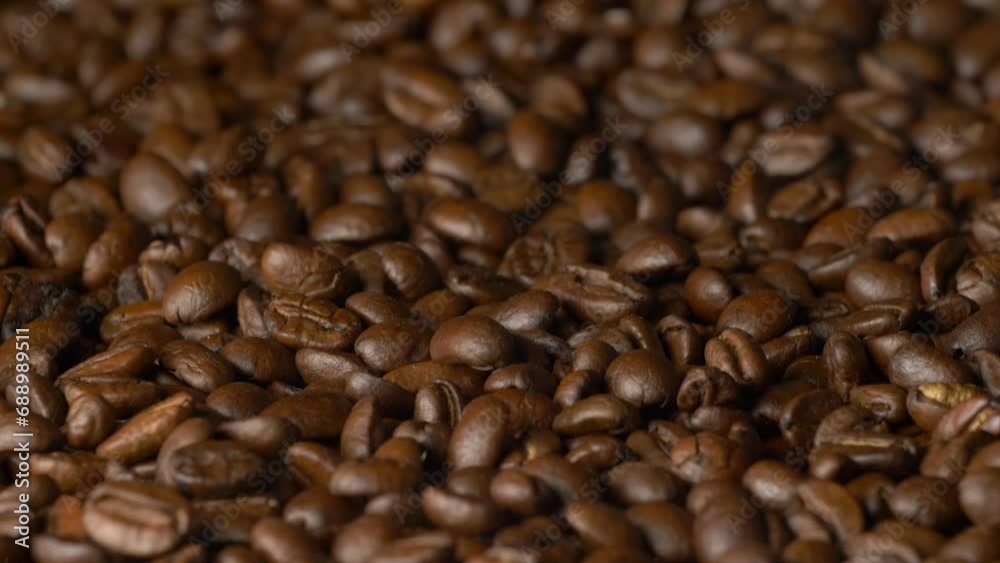 Freshly roasted coffee beans. Fragrant coffee beans.
Video in motion. Freshly roasted coffee beans. Fragrant coffee beans.
Video in motion.