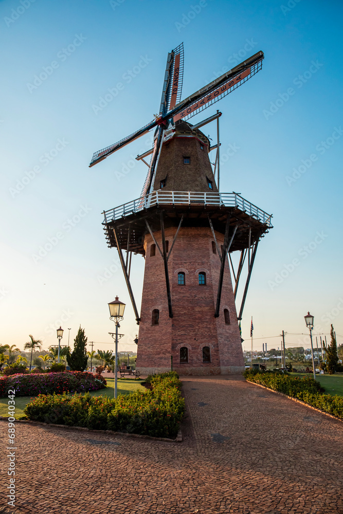 In the city of Holambra there is a replica of the Dutch mill, Holambra is the main flower producer in Brazil and has the largest Nederland (Holland) immigrant colony in Brazil.