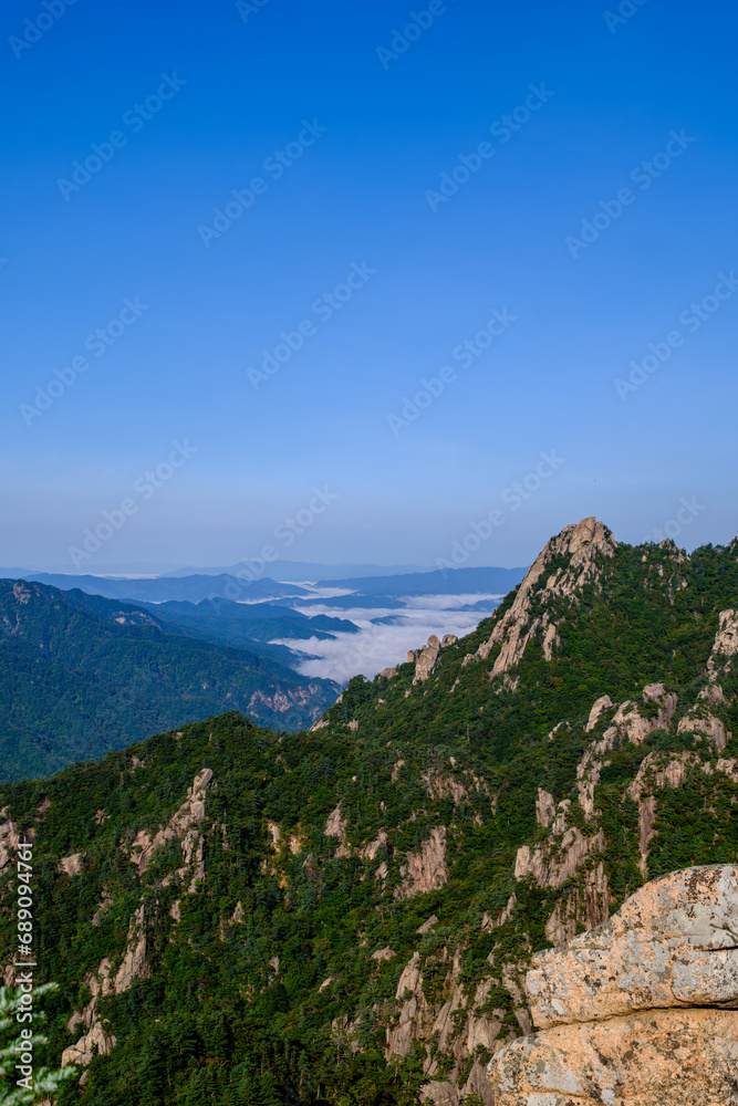 Scenic view of Mt.Seoraksan against sky