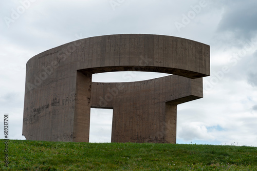 elogio del horizonte eduardo chillida gijón 2024 photo