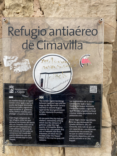 refugio antiaéreo de Cimavilla en Gijón  photo