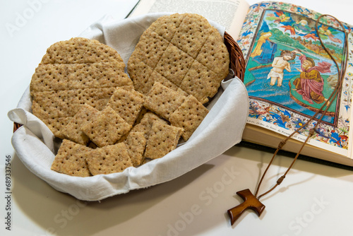 pan de la santa cena pan de la ultima cena pan ácimo pan sin levadura pan discípulos cristo photo