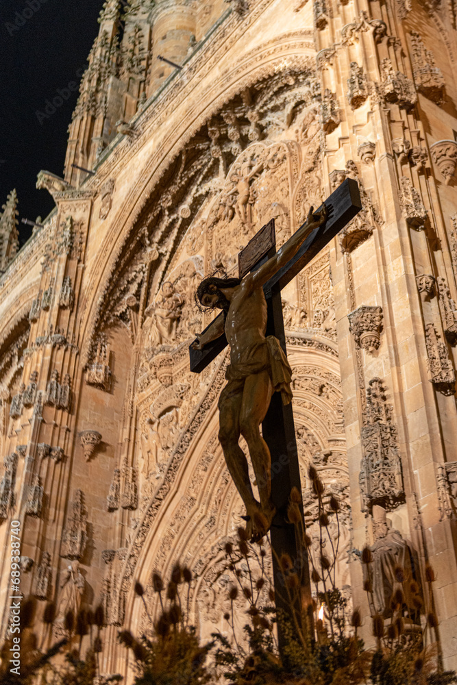 Naklejka premium procesión lunes santo 2023 salamanca ILUSTRE COFRADÍA DE LA SANTA CRUZ DEL REDENTOR Y DE LA PURÍSIMA CONCEPCIÓN DE LA VIRGEN, SU MADRE (VERA CRUZ)