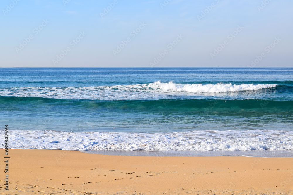 Obraz premium waves on the beach