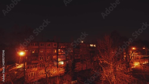 Wallpaper Mural Timelapse of an old house, timelapse of a house from dawn to dusk, timelapse of a five-storey apartment building Torontodigital.ca