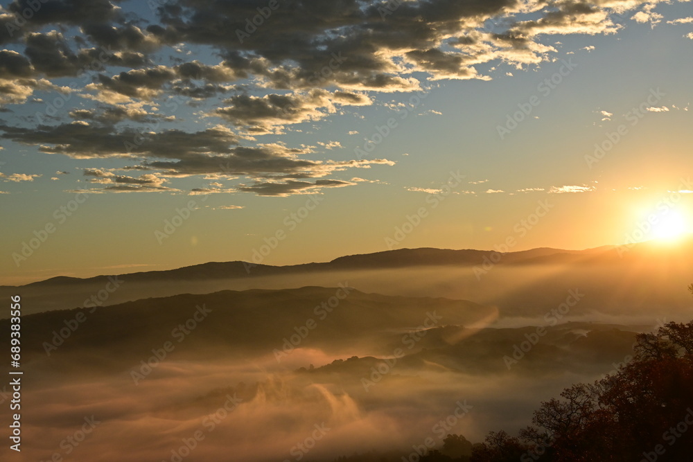 Obraz premium sunset over the mountains