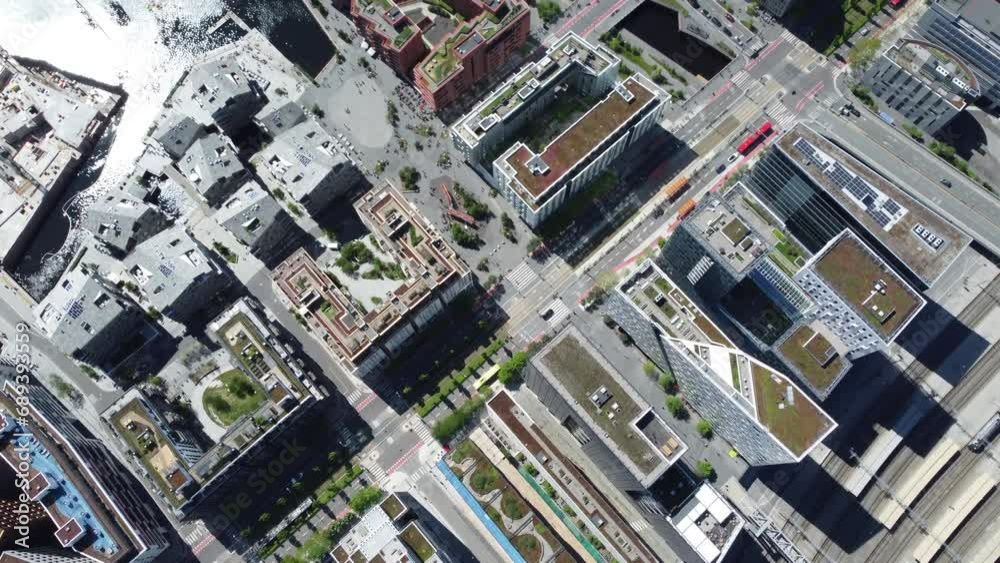 Vue aérienne panoramique de la ville Oslo avec architecture Barcode Project, la mer, opéra, musée Munch et rail de train, Norvège Vue aérienne panoramique de la ville Oslo avec architecture Barcode Project, la mer, opéra, musée Munch et rail de train, Norvège