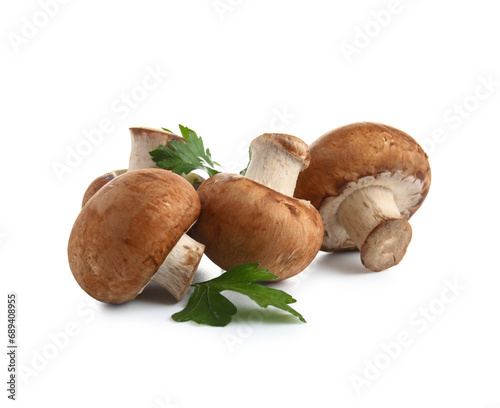 Fresh brown cremini mushroo...