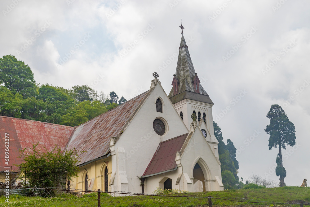 Saint andrews church,The mall, darjeeling is set atop a hill opposite bhanu bhawan.