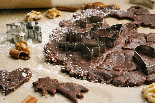Weihnachtskekse ausstechen: Schokoladenkekse mit Hafermehl und Walnuss
