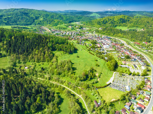 Lot nad Muszyną wiosną. Piękna panorama wiosenna.