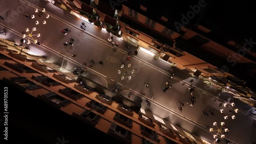 La strada dello shopping nel centro di Roma, Italia, via dei Condotti.
Vista aerea perpendicolare sulle luminarie natalizie. photo