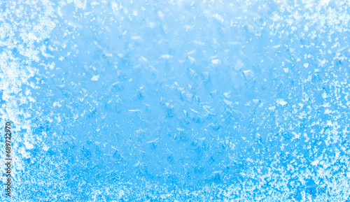Weihnachtshintergrund mit Raureif und Schnee