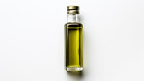 Petite bouteille d'huile d'olive, de colza sur fond blanc. Petit flacon en verre et bouchon en métal. Nourriture, oméga, sain. Pour conception et création graphique.