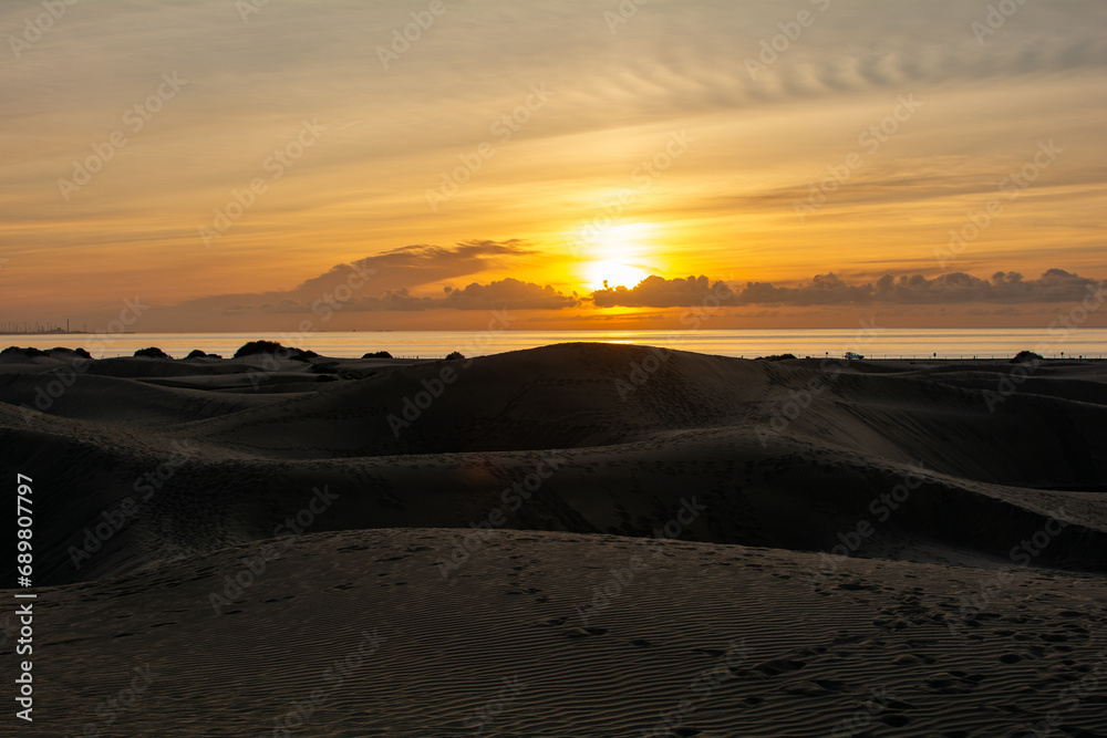 Obraz premium Sand dunes at sunrise