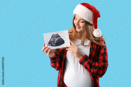 Beautiful young happy pregn...