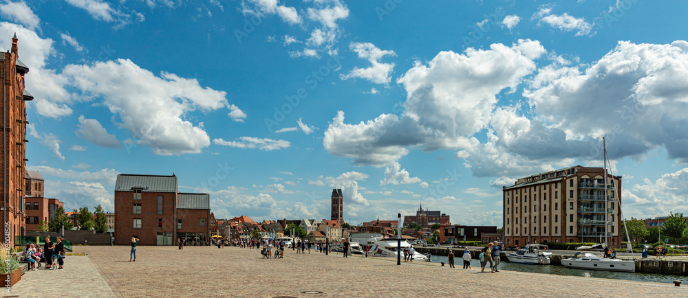 historischer Hafen der Hansestadt Wismar
