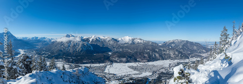 Ansicht Farchant und Oberau mit Ammergauer Bergen im Winter photo