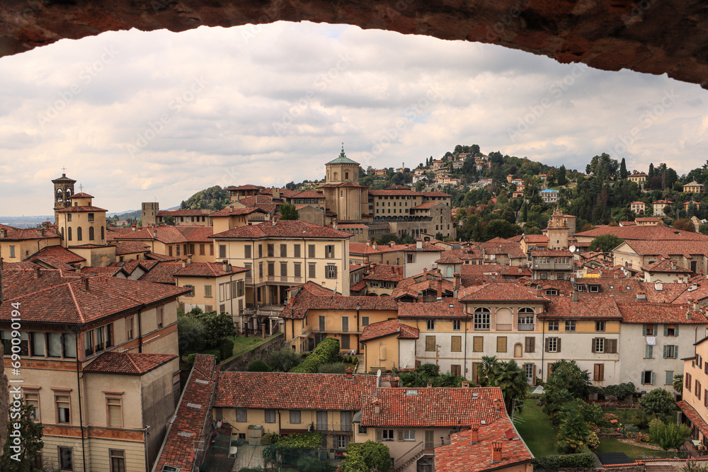 Bergamo; Oberstadt vom Stadtturm gesehen