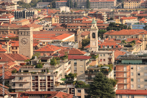 Bergamo; Blick von der Oberstadt hinunter auf das Zentrum der Unterstadt