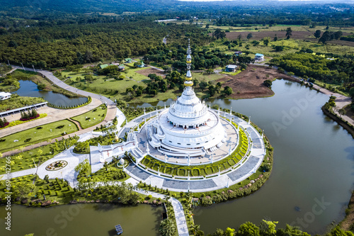 Canvas Print Wat Saeng Tham Wang Khao Khiao or Phra Maha Chedi Si Saeng Tham in Nakhon Ratcha