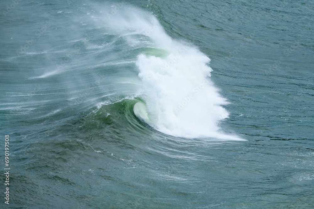Fototapeta premium Waves breaking along the Cantabrian coast