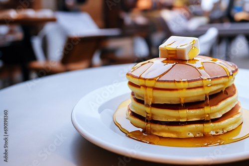 シロップのかかったパンケーキ　Pancakes with Syrup © 和正 住原