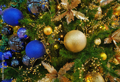 Decorative decorations on the Christmas tree