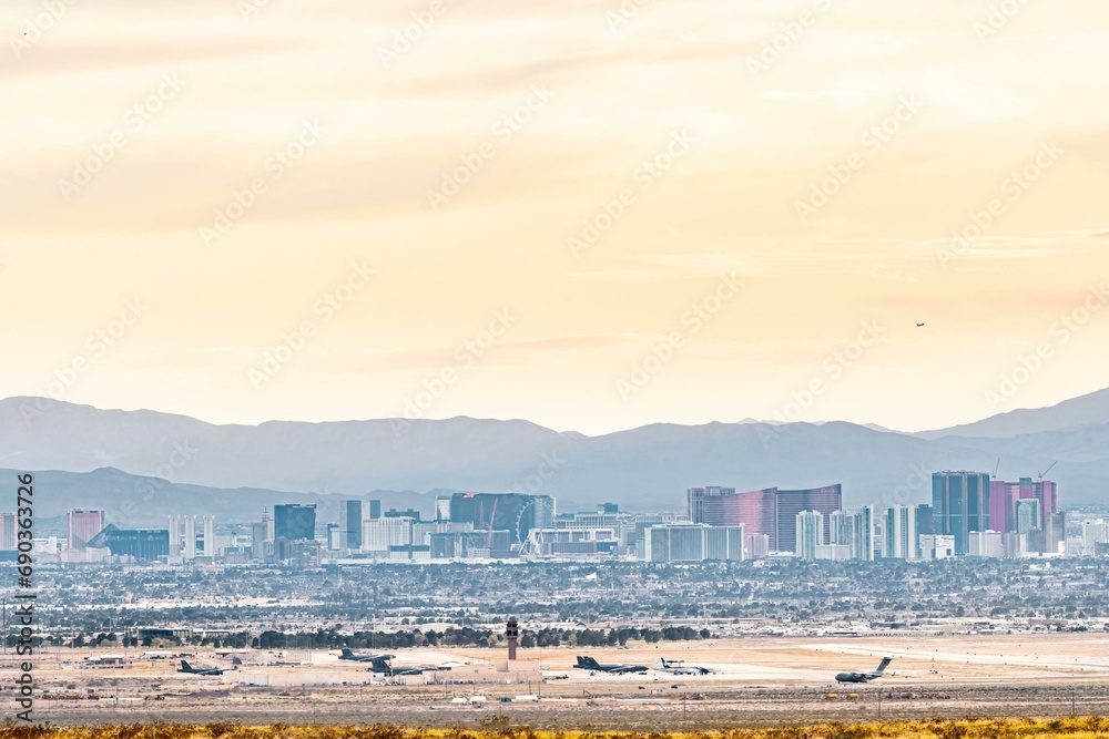 Obraz premium 4K Image: Residential Area in Las Vegas Valley, Nevada