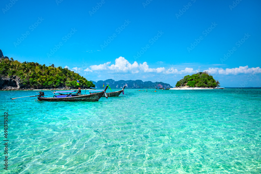 Obraz premium Long tailed boats in Thailand