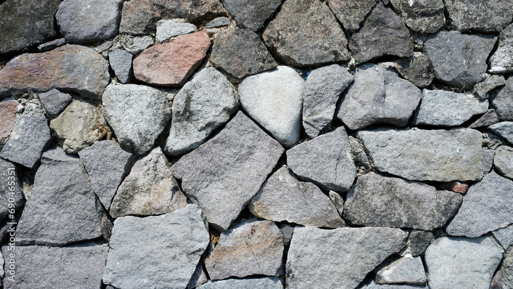 an arrangement of stones that provides a pattern that gives a natural impression an arrangement of stones that provides a pattern that gives a natural impression
