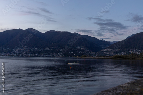 Lago Maggiore an einem Herbstabend