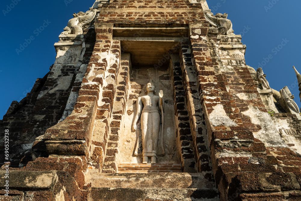 The sculpture details of Wat Ratchaburana 