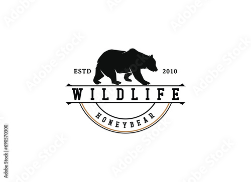 Vintage wildlife of bear logo. Bear hunting logo design