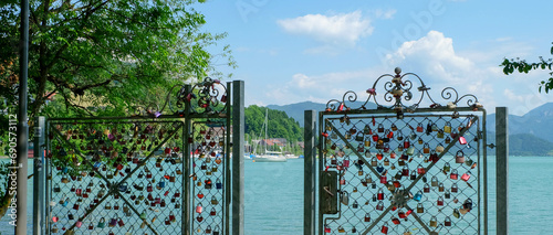 Schilderij op canvas Liebesschlösser im Salzkammergut am Mondsee in Österreich