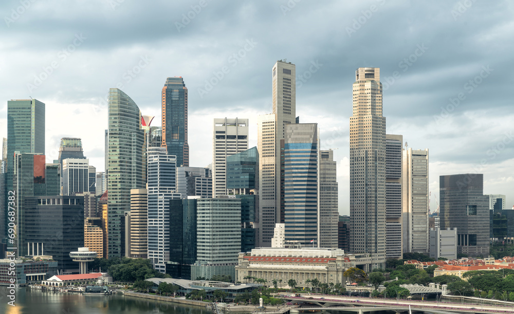 Obraz premium Aerial view of urban skyline and cityscape in Marina Bay Singapore. 