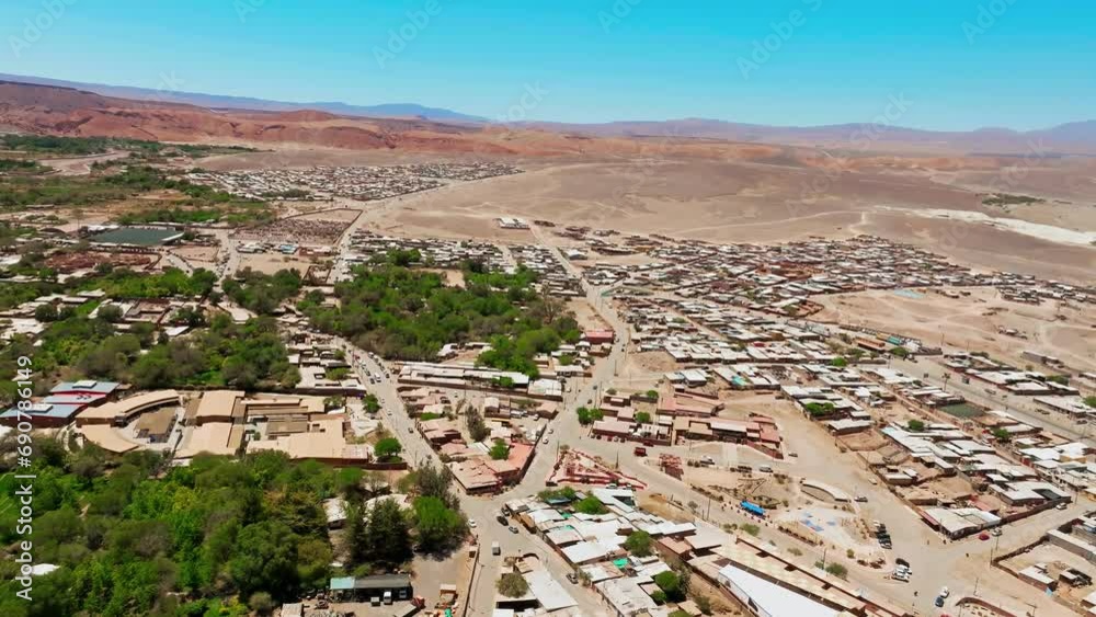 Vilarejo com agricultura familiar cercado pelo deserto mais árido do planeta. Atacama, Chile.