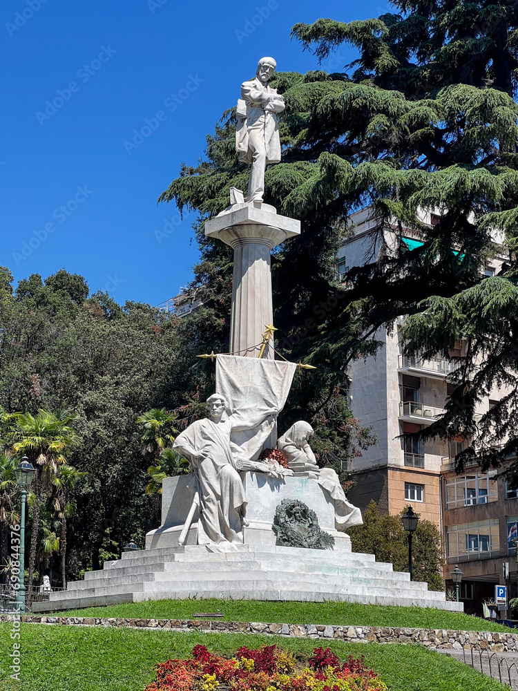 Obraz premium Monument a Giuseppe Mazzini - Genoa, Italy