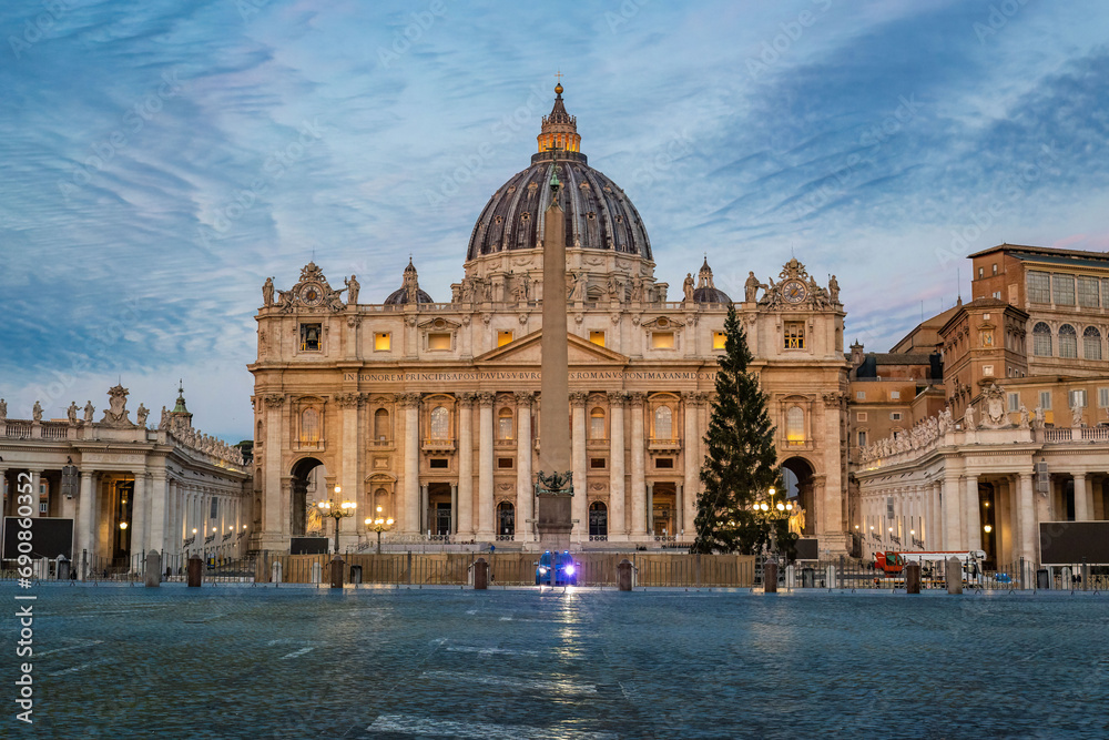 Fototapeta premium St. Peter's Basilica and Obelisk of St Peter's Square in Vatican, Italy