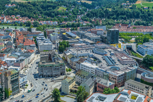 Die Dreiflüssestadt Passau im Luftbild, Blick zur Innenstadt rund um den Ludwigsplatz © ARochau