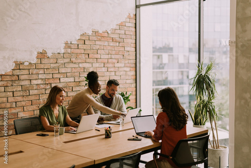 Young multiethnic startup t...