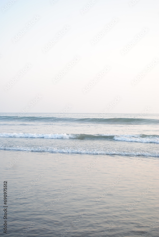 Fototapeta premium beautiful view of the beach with sunset
