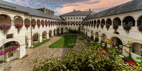 courtyard of a renaissance castle © Michael Knöbl