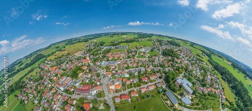 Amtzell in Oberschwaben von oben, Panoramablick über die Gemeinde im württembergischen Allgäu