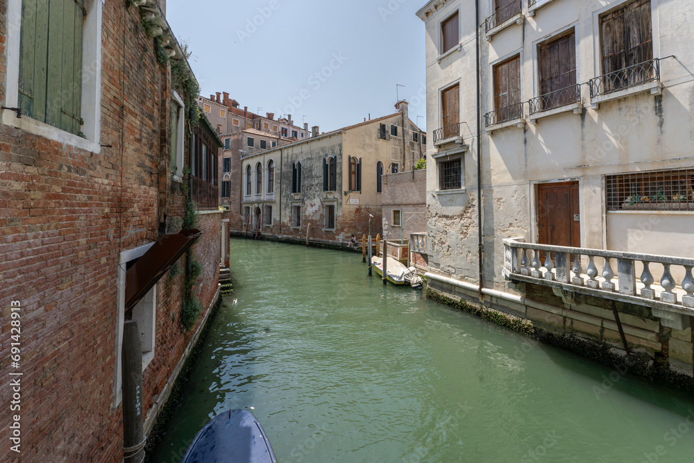 Enchanting Venice: A Visual Symphony of Canals, Architecture, and Timeless Elegance