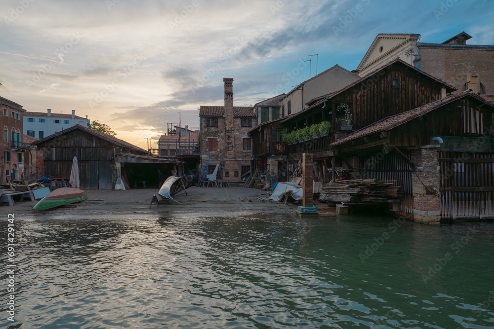 Enchanting Venice: A Visual Symphony of Canals, Architecture, and Timeless Elegance