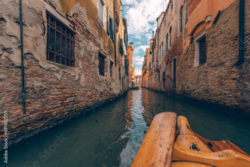 Enchanting Venice: A Visual Symphony of Canals, Architecture, and Timeless Elegance